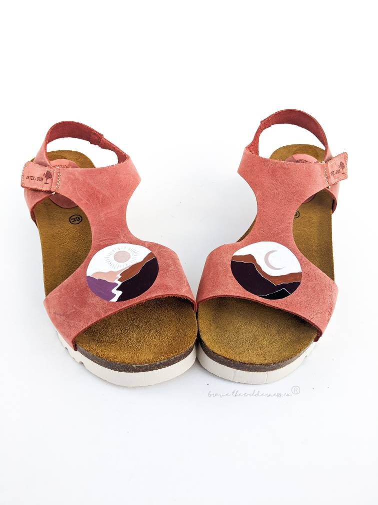 Mountains and Valleys - Women's Painted Leather Platform Sandals Shoes