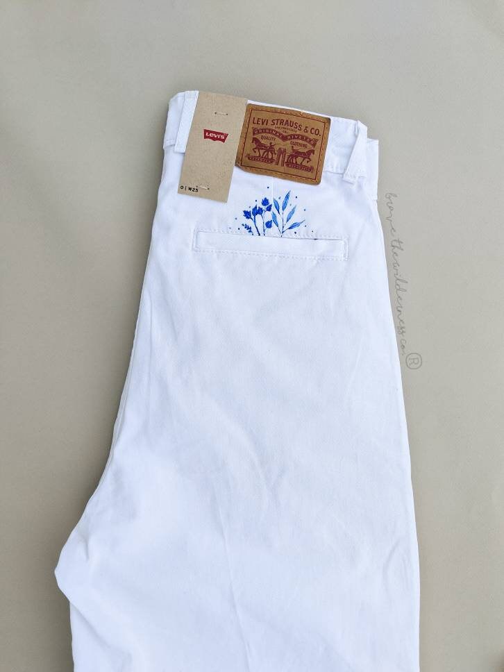 Levi Short Mom Pants with Hand Painted Pockets - White and Blue Floral