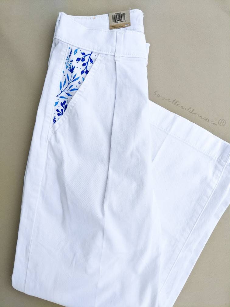 Levi Short Mom Pants with Hand Painted Pockets - White and Blue Floral